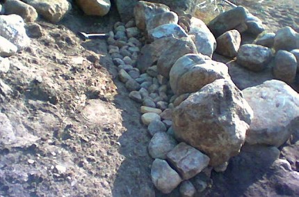 Lyhyt kivimuuri rakentaminen 04