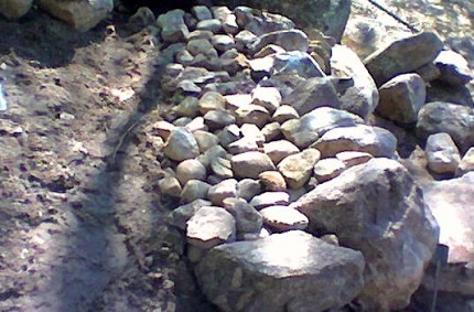 Lyhyt kivimuuri rakentaminen 06